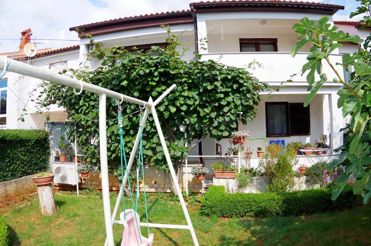 Apartments Melita Valbandon 0*,