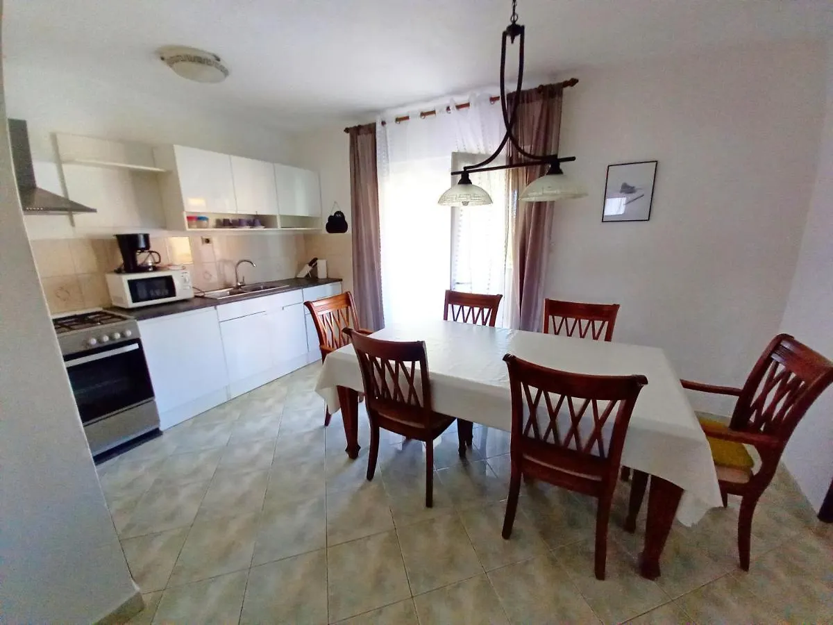 Apartments Melita Valbandon Croatia