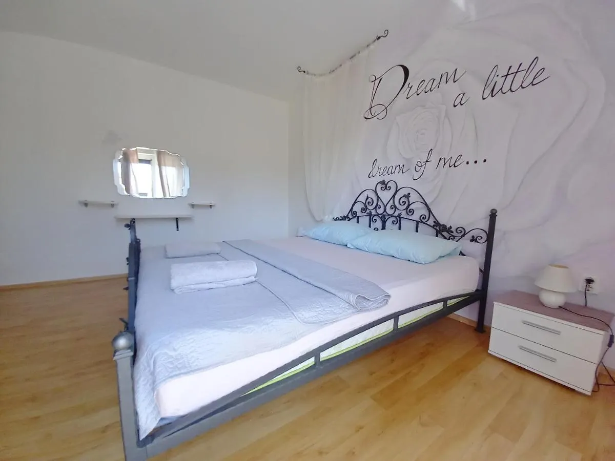 Apartments Melita Valbandon Hırvatistan