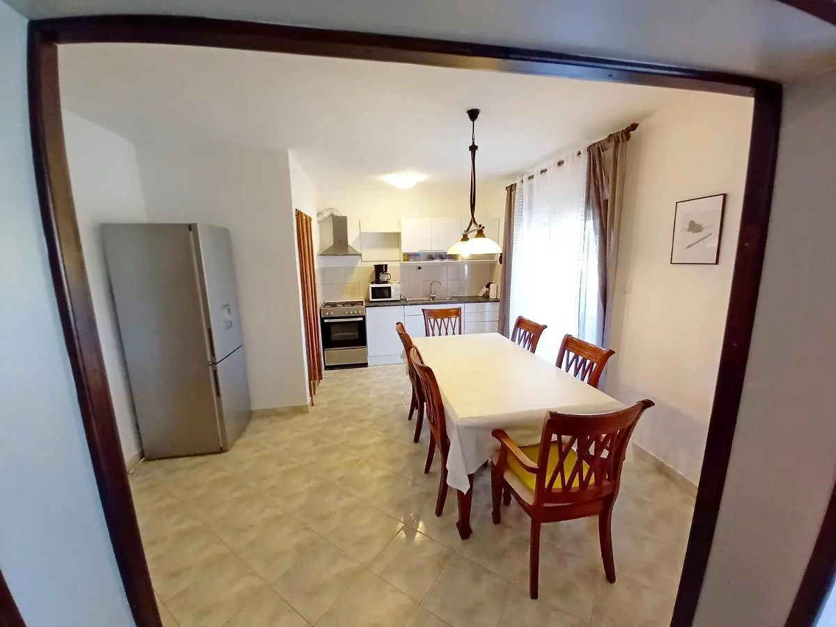 Apartments Melita Valbandon